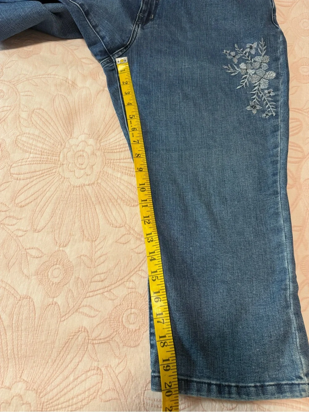 Lee Straight-Leg Embroidered Denim Cropped Jeans